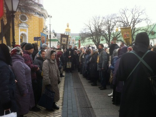Київ: проти візиту в Україну Папи Римського протестували парфіяни УПЦ МП.(ФОТО)